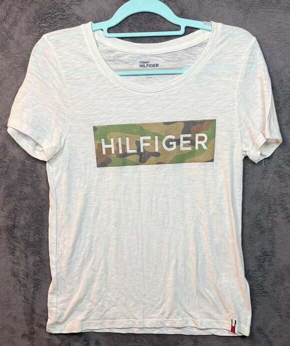 Tommy Hilfiger Tops - Tommy Hilfiger Denim Camo Box Logo T-Shirt Size S White